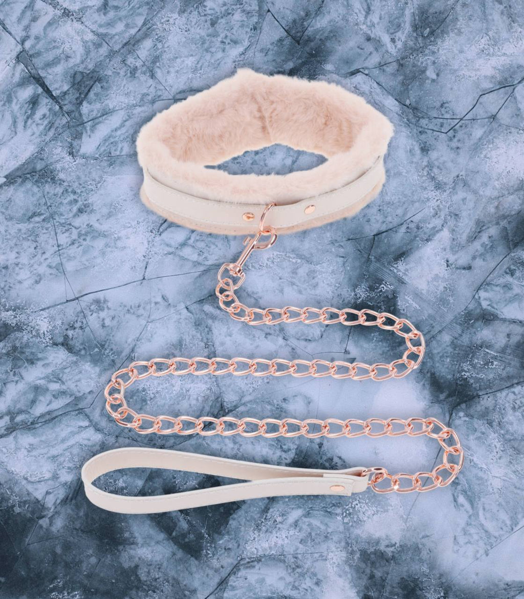 PEACHES ‘N CREAM 🍑 FUR COLLAR & LEASH